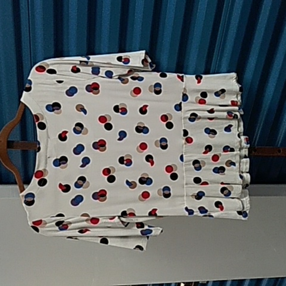 Liz Claiborne Polka Dot on White Top - Picture 3 of 3